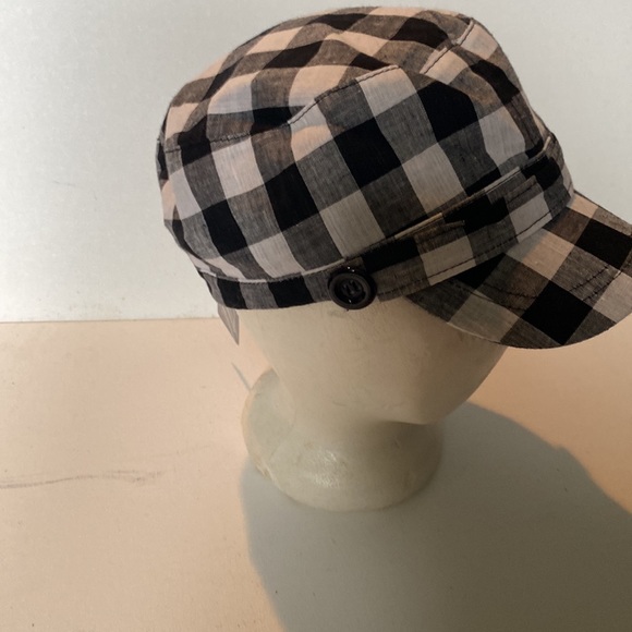 NWT Set of four women’s caps - Picture 3 of 5